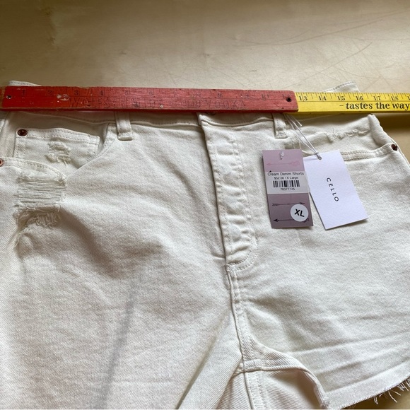 CELLO EFFORTLESSLY CASUAL HIGH RISE RAW HEM MOM SHORTS IVORY New - Picture 10 of 12